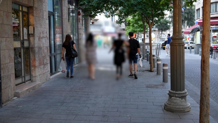 המשטרה והנשים שהועסקו בזנות (צילום: דוברות המשטרה)