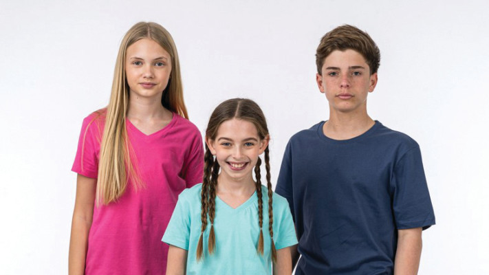 ביגוד. חולצות בית ספר 9 ב-100