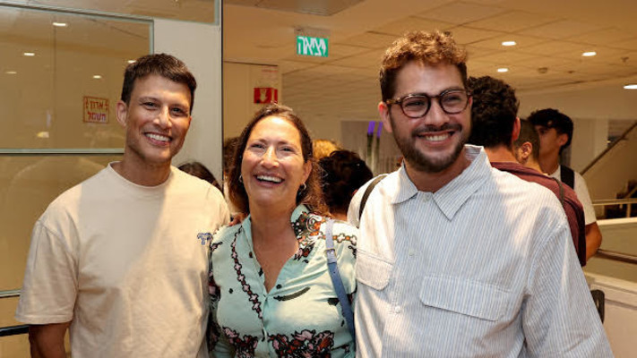 גיל סימה, דורית חכים, אסי עזר (צילום: איציק בירן)