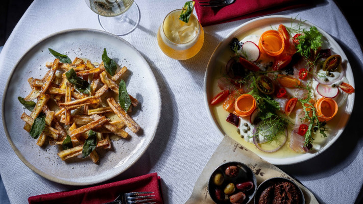  צ'יפס חציל ומנת דג ים של השף שאול בן אדרת, פסטיבל שף אנד שואו 