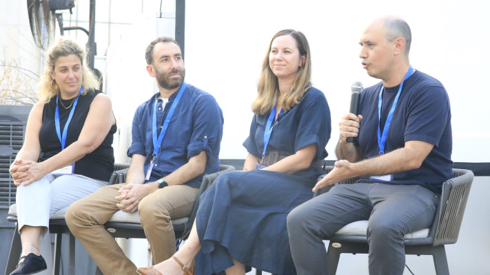 ד''ר ירון בלינדר, אלינה וודונוס-זילבר, דן מיכלין ושרון עינב&nbsp; (צילום: יהונתן לוגר)