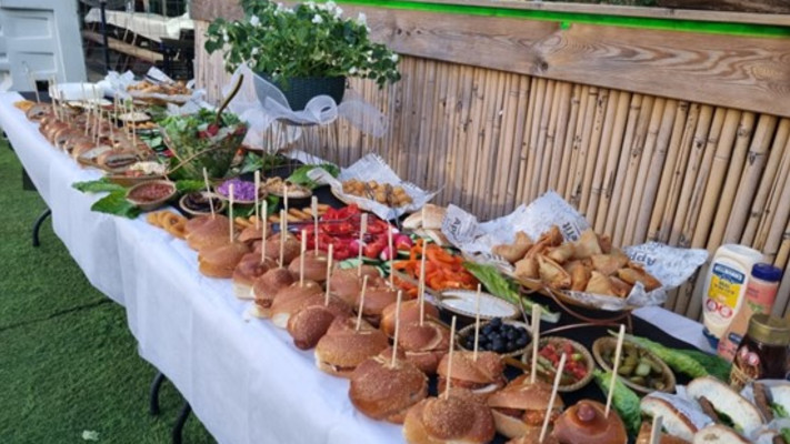 שולחן שוק שניצל של chef4u