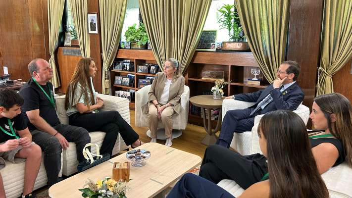 נשיא המדינה נפגש עם משפחתו של בר רוזנשטיין ז״ל