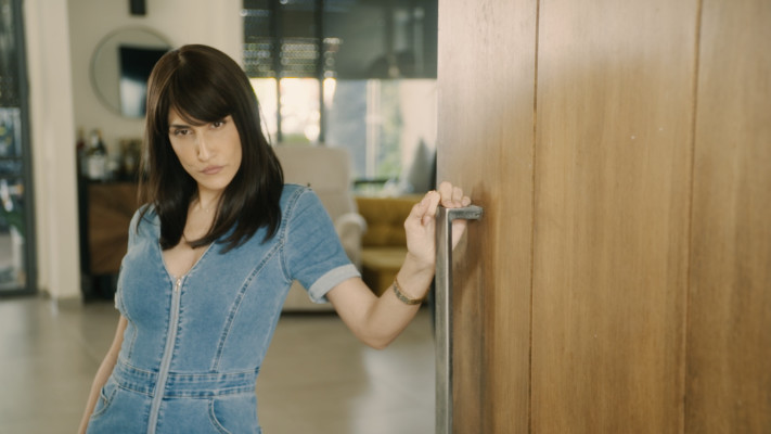 מגי אזרזר ב''מי זאת?''