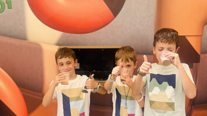 חוויה משפחתית מתוקה בלב המדבר