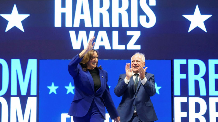 קמלה האריס וטים וולץ בוועידה הדמוקרטית