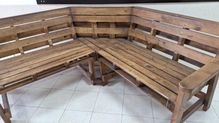 פינת ישיבה מחומרים ממוחזרים, ICL