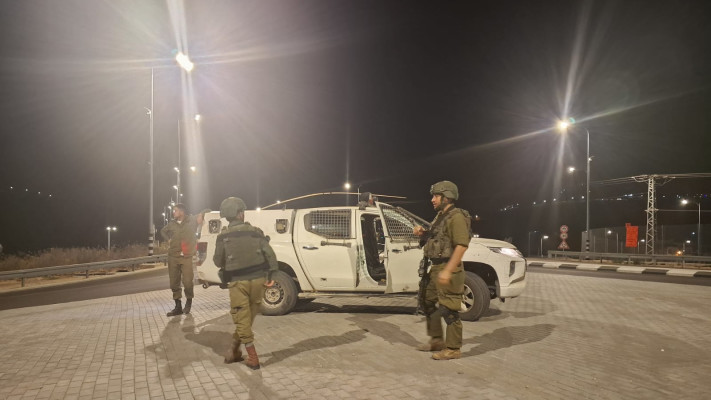 כוחות צה''ל בסריקה בצומת יצהר (צילום: נדב גולדשטיין/TPS)