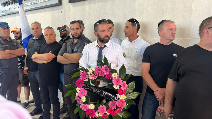 הותיר הורים, אישה ושני ילדים. הלוויתו של אלכסנדר לובנוב ז''ל (צילום: פלד ארבלי)