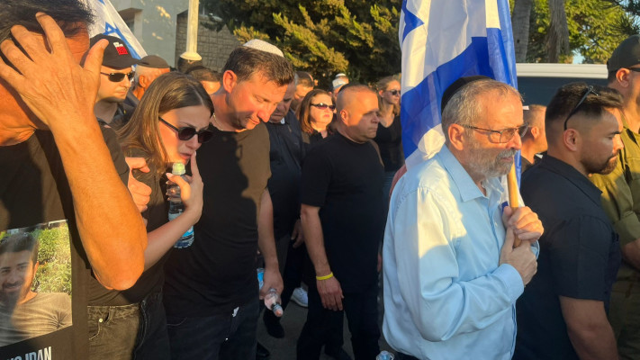 הלוויתו של אלכסנדר לובנוב ז''ל (צילום: פלד ארבלי)