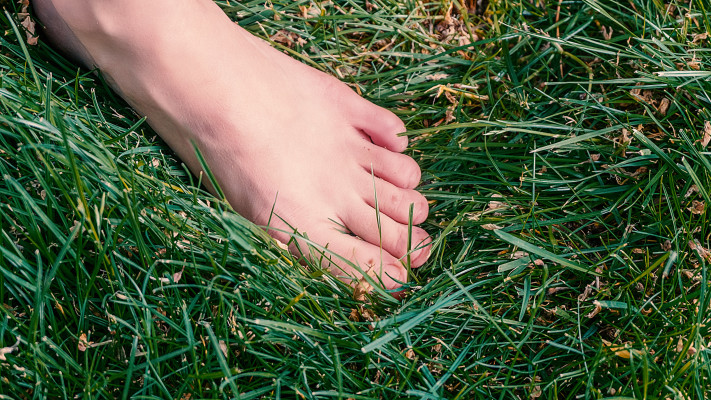 תורידו נעליים, זה עוזר להפיג את הסטרס