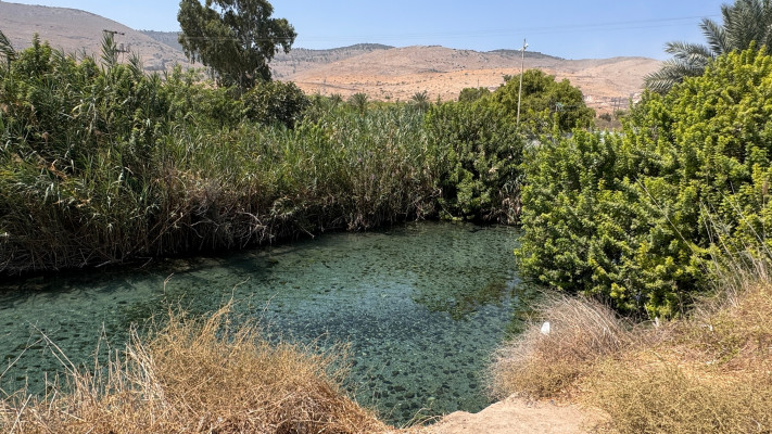 עין מגדל, עמק המעיינות