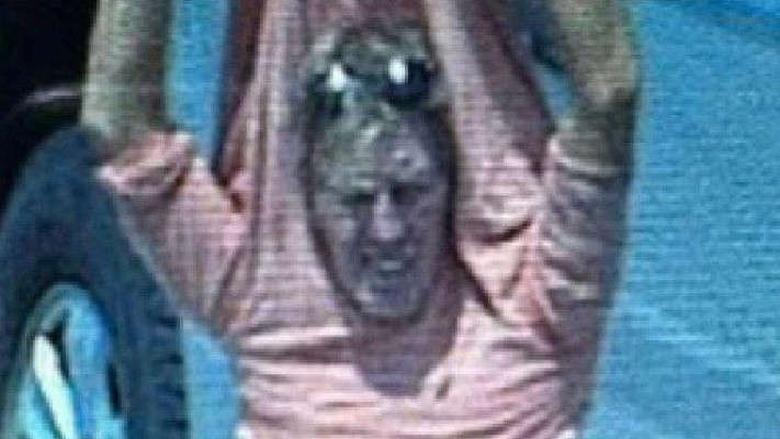 צילום ממצלמות אבטחה של החשוד שנעצר בעקבות ניסיון ההתנקשות 