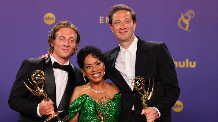 מימין לשמאל: אבון מוס-בכרך, ליזה קולון-זאיאס וג'רמי אלן ווייט.