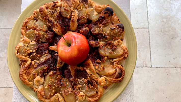 טארט תפוחים, קרם שוקולד ואגוזים