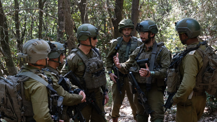 סיור מפקד פיקוד צפון בגבול לבנון (צילום: דובר צה''ל)