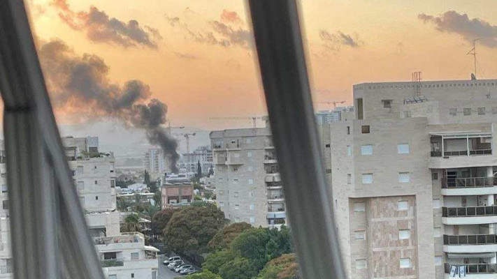 פגיעה בקריית ביאליק (צילום: רשתות חברתיות, שימוש לפי סעיף 27 א')