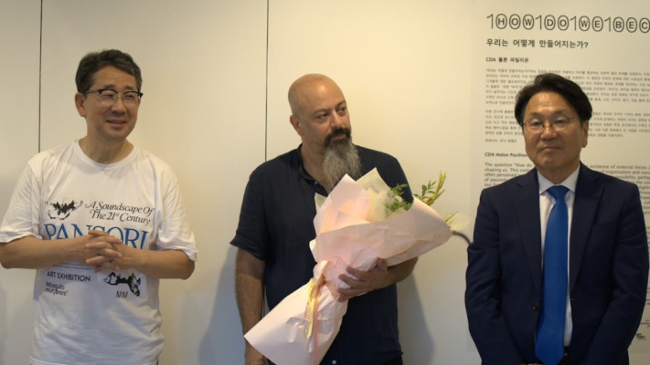 קאנג ג'י ג'ונג, אודי אדלמן ופארק יאנג קו (צילום: Choi Gwanho and Park Jinwoo)