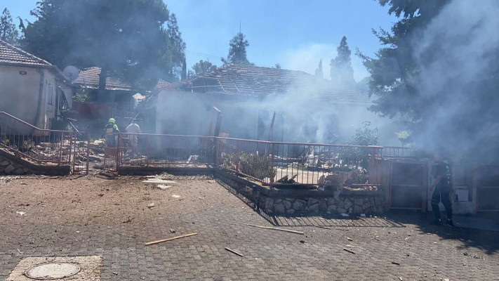 פגיעה ישירה בבית בצפת  (צילום: שימוש לפי סעיף 27א')