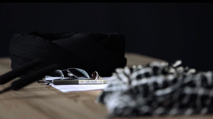 סממניו של  נסראללה, דף הנאום והמשקפיים (צילום: רשתות ערביות, שימוש לפי סעיף 27 א')