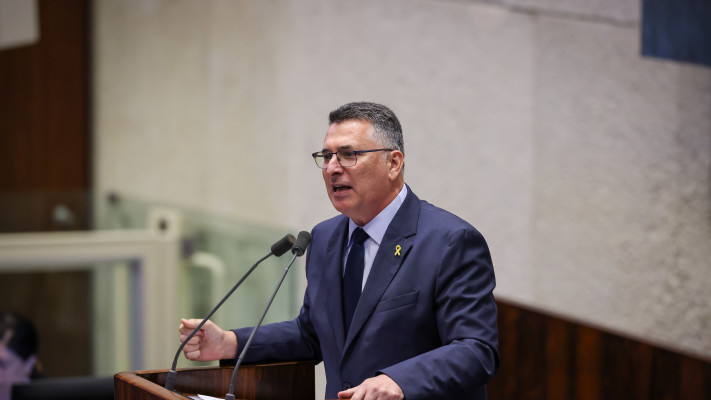 גדעון סער נואם במליאה עם הצטרפותו לממשלה (צילום: דוברות הכנסת)