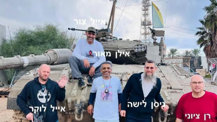 אילן מאור והאבות של חברי הצוות (צילום: פרטי)