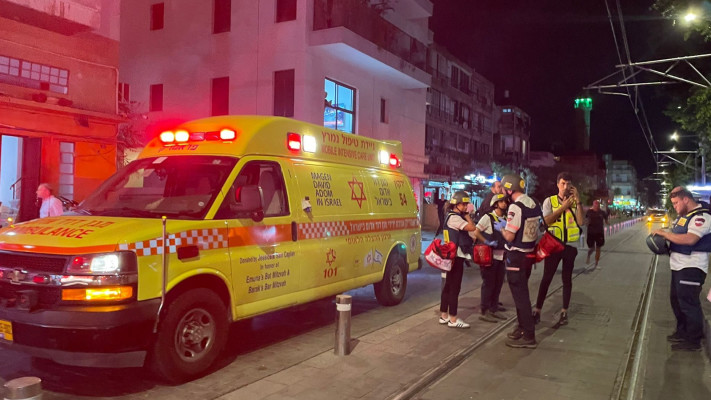 כוחות ההצלה בזירת הפיגוע ביפו (צילום: תיעוד מבצעי מד''א)