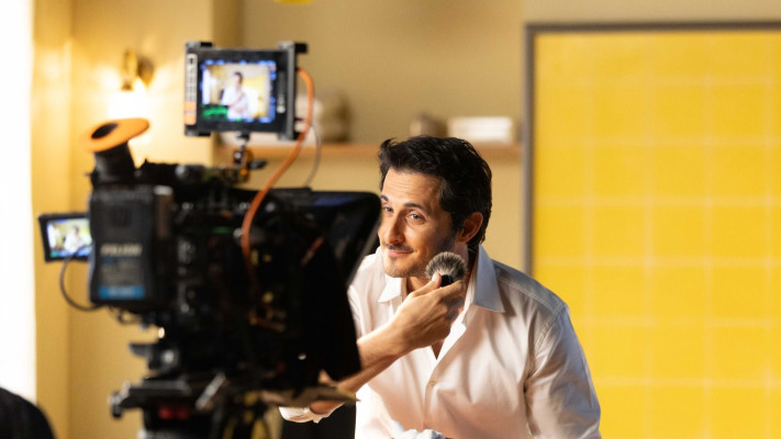 תומר קאפון בצילומי chik מבית ליברה (צילום: ליז טיאר)