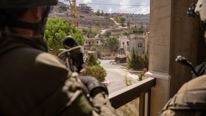 פעילות כוחות חטיבת הצנחנים בדרום לבנון (צילום: דובר צה''ל)