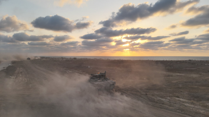 אוגדה 162 בכניסתה לצפון הרצועה  (צילום: דובר צה''ל)