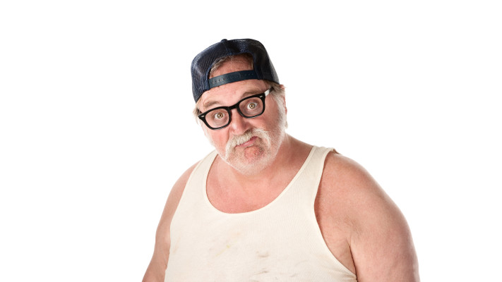 גבר עם חולצה מוכתמת (צילום: אינגאימג)
