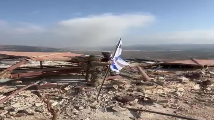 הנפת דגל ישראל במארון א-ראס שבלבנון