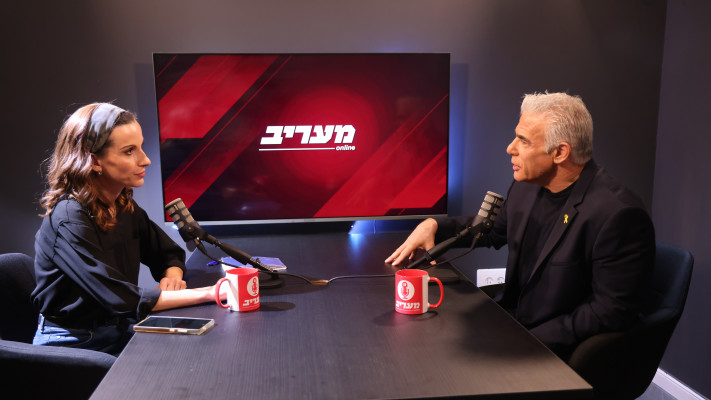 אנה ברסקי, כתבת פוליטית-מדינית ויאיר לפיד ראש האופוזיציה ומייסד ויו''ר ''יש עתיד'' (צילום: אלוני מור)