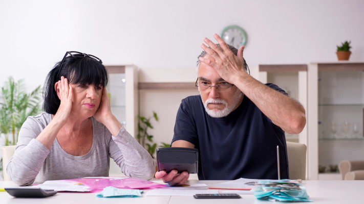 זוג מבוגרים רבים