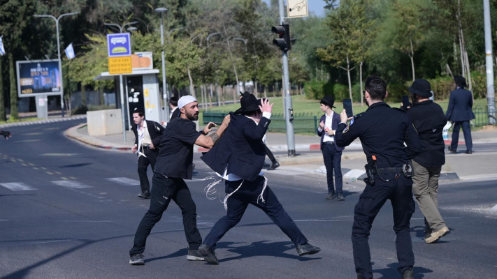 מחאת חרדים (צילום: אבשלום ששוני)