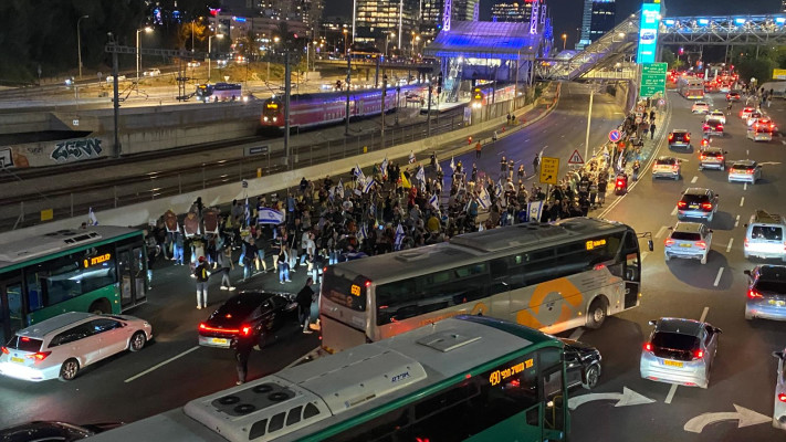 ליל גלנט 2 - המפגינים חוסמים את איילון אחרי פיטורי גלנט