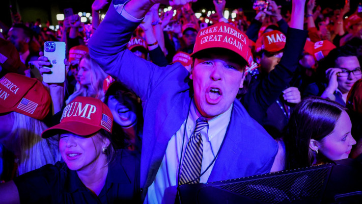 תומכי טראמפ חוגגים לאחר ש-Fox Network הכריזה כי ניצח