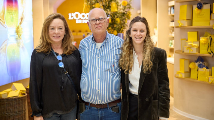 ליאל עוזיאל וצחי ודינה עוזיאל (צילום: תומר הרשקוביץ)