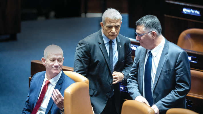 גדעון סער, יאיר לפיד, בני גנץ (צילום: יונתן זינדל, פלאש 90)