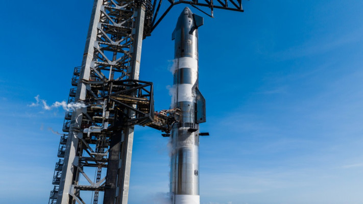 לקראת המראה. החללית על כן השיגור בדרום טקסס