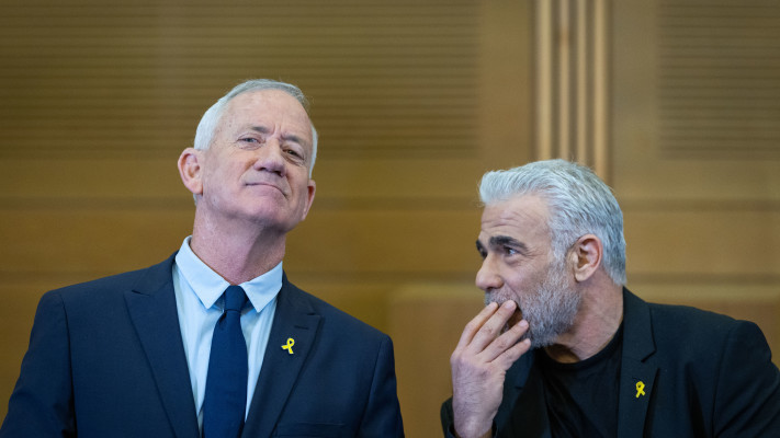לא השכילו להבין בזמן אמת את האכזבה. יאיר לפיד ובני גנץ (צילום: יונתן זינדל, פלאש 90)