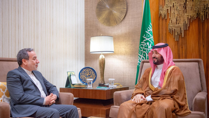 מוחמד בן סלמאן, עבאס עראקצ'י (צילום: Saudi Press Agency/Handout via REUTERS )