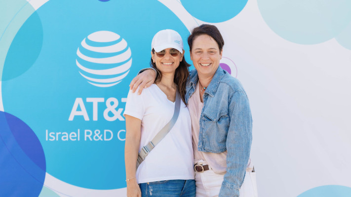 רינת זילברשטיין ואלה שלף-אהרוני (צילום: Yair Sigron)