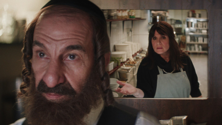 ששון גבאי ורותם אבוהב ב''קוגל'' (צילום: גיא רז)