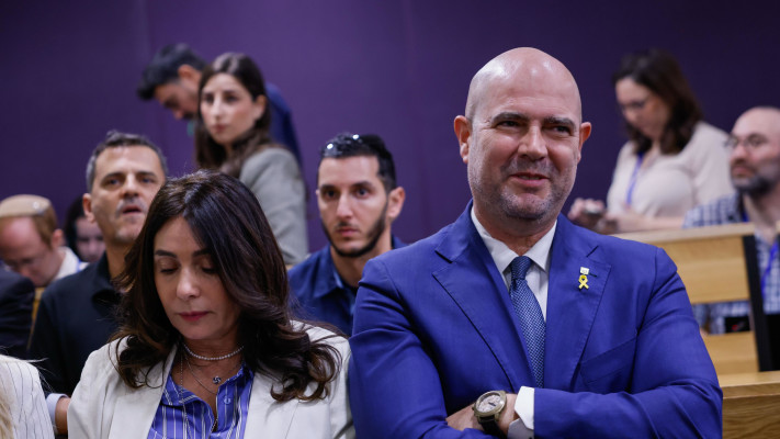 אמיר אוחנה ומירי רגב תומכים בנתניהו בבית המשפט (צילום: חיים גולדברג פלאש 90)