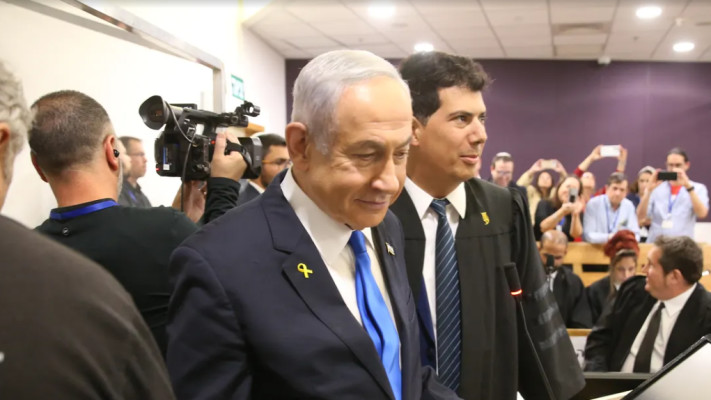 נתניהו על דוכן העדים  (צילום: עמית שאבי)