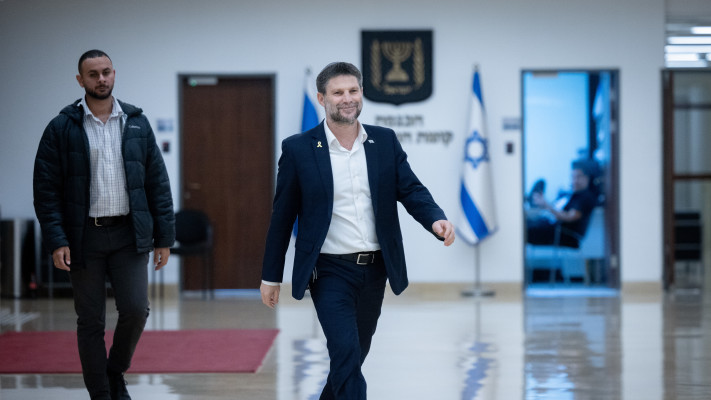איים להתפטר ולפרק את הקואליציה אם המלחמה לא תתחדש. בצלאל סמוטריץ' (צילום: חיים גולדברג, פלאש 90)