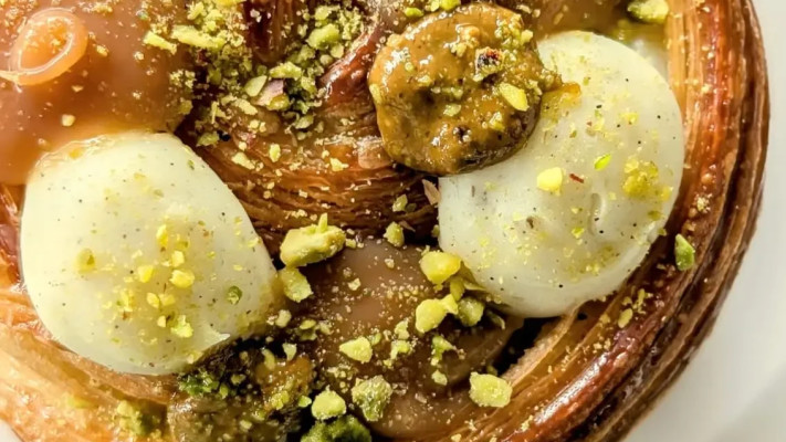 ויטרינת שיא. קפה קדוש