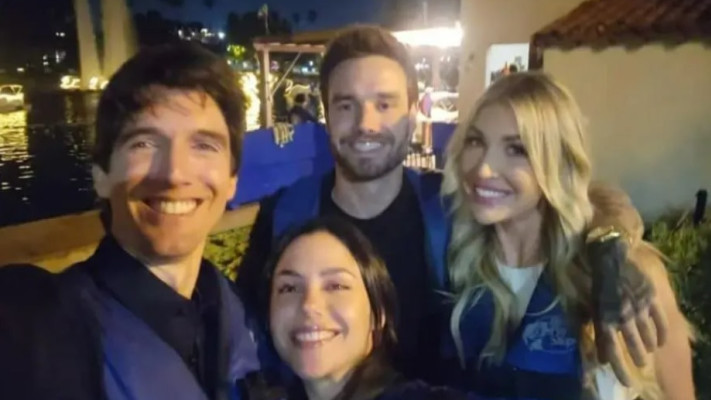 מצד שמאל רוג'ר נורס, חברו של ליאם פיין, מואשם בהריגתו ברשלנות  (צילום: סנאפצ'ט)