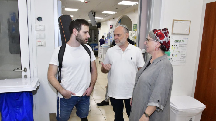 ביקור משפחת אשר בבית החולים בנהריה